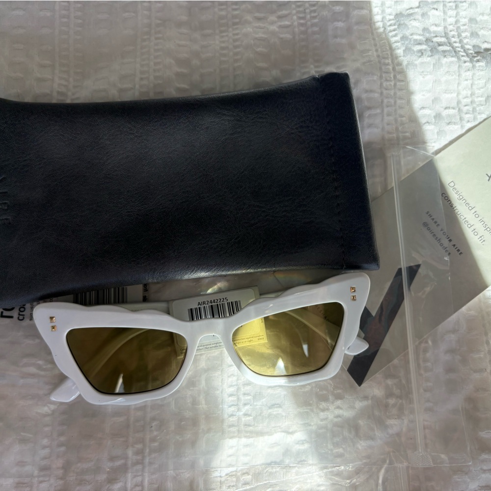 NWT AIRE Gamma Ray Sunglasses White